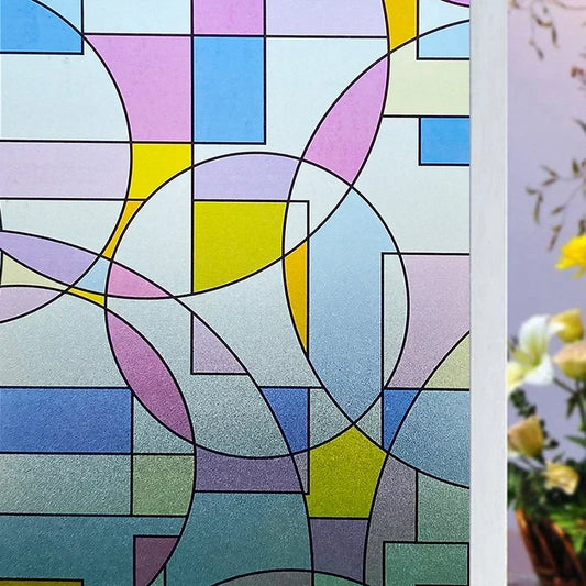 Fönsterfilm med geometriskt mönster i pastellfärger