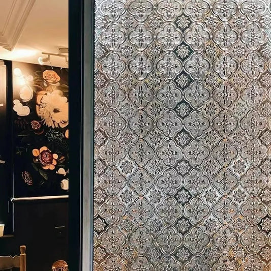 Fönsterfilm med ornamentmönster